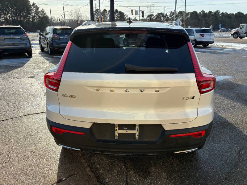 2019 Volvo XC40 T5 R-Design