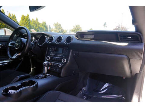 2017 Ford Mustang V6