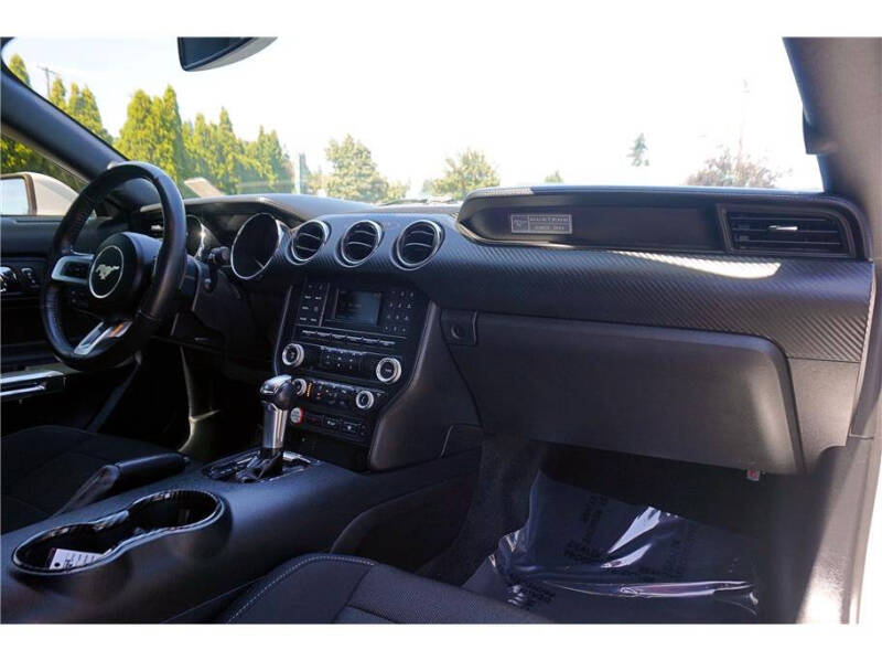 2017 Ford Mustang V6