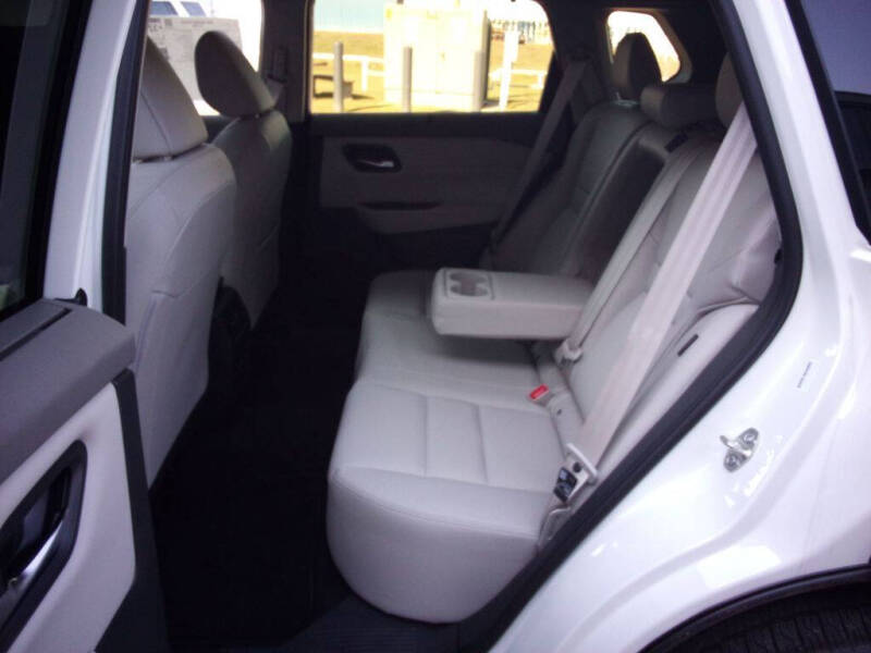 2025 Nissan Rogue SL