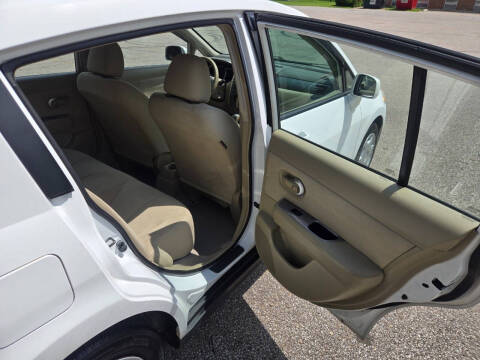 2009 Nissan Versa 1.8 S