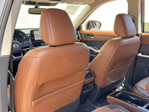 2022 Nissan Pathfinder Platinum
