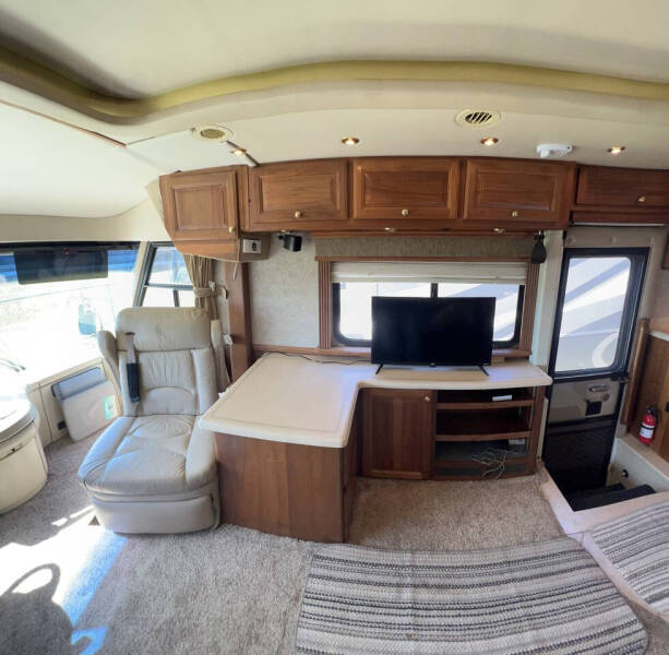 2002 Foretravel GV320 4010