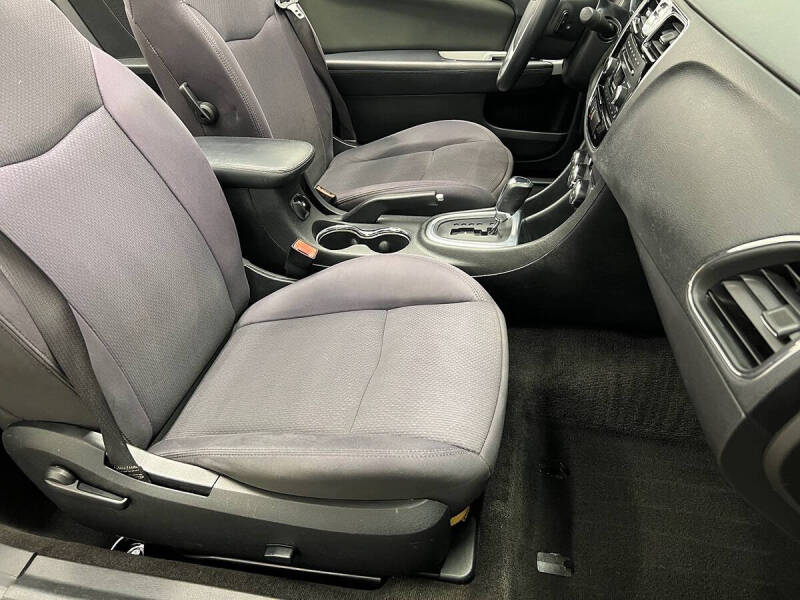 2012 Chrysler 200 Touring