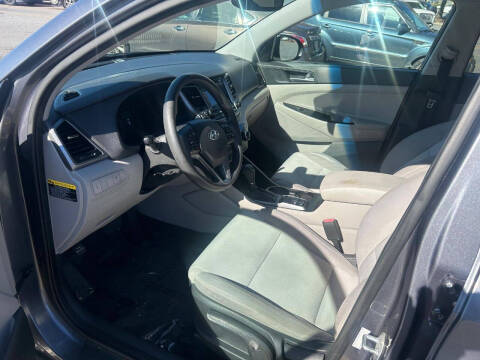 2016 Hyundai Tucson SE