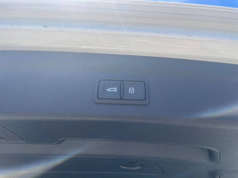 2024 Audi Q3 quattro S line Premium 45 TFSI