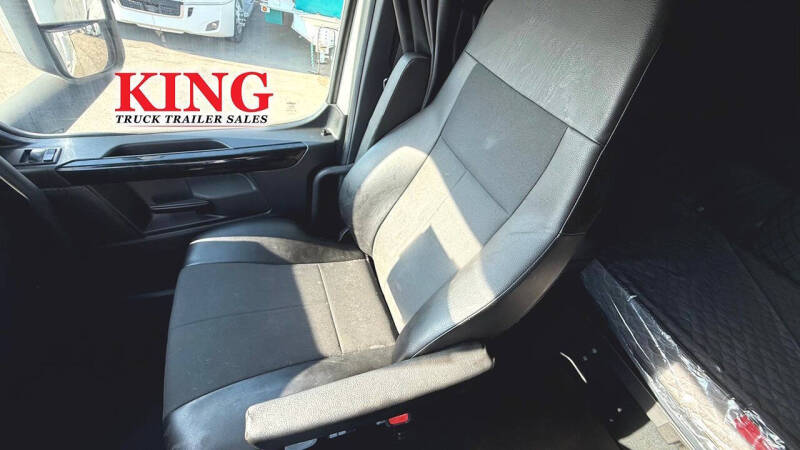 2024 Freightliner Cascadia