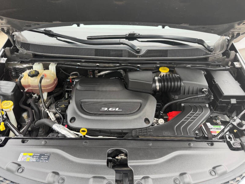 2017 Chrysler Pacifica Touring-L