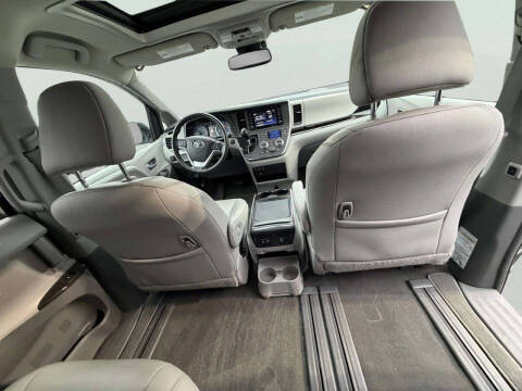 2018 Toyota Sienna XLE 8-Passenger