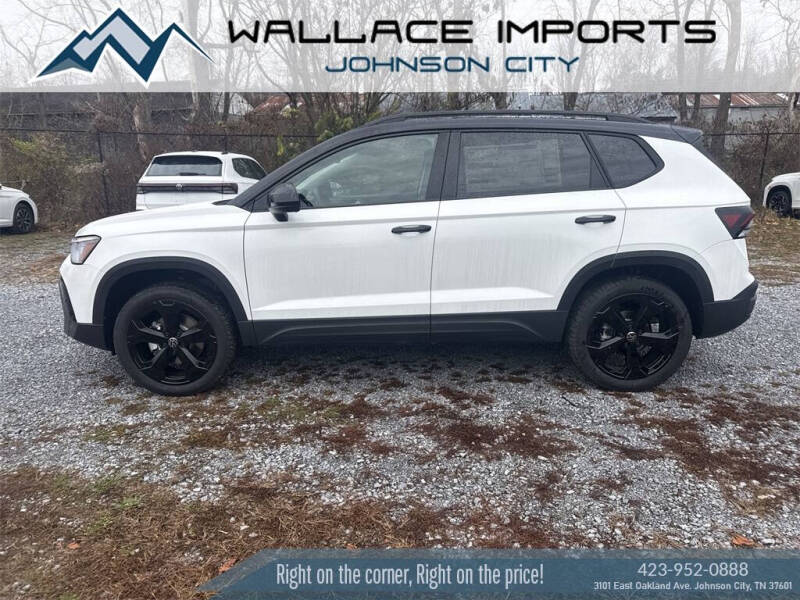 2026 Volkswagen Taos SE Black 4Motion