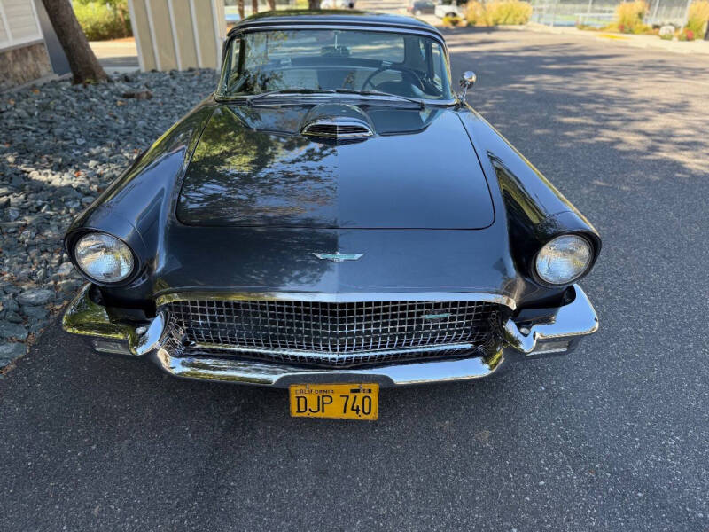 1957 Ford Thunderbird