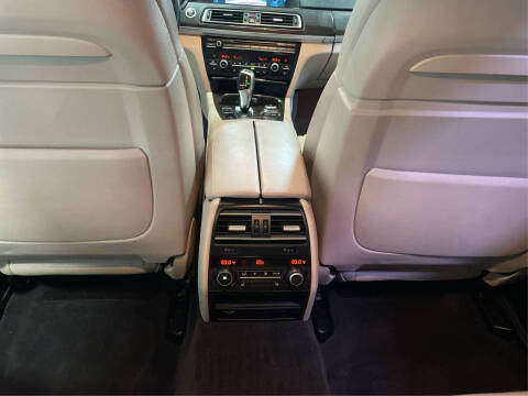 2012 BMW 7 Series 740i