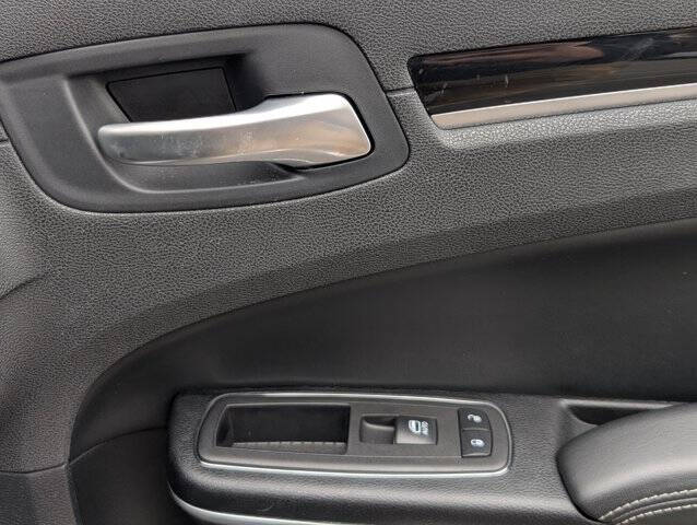 2023 Chrysler 300 S V8