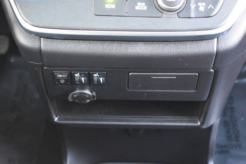 2017 Toyota Sienna SE 8-Passenger