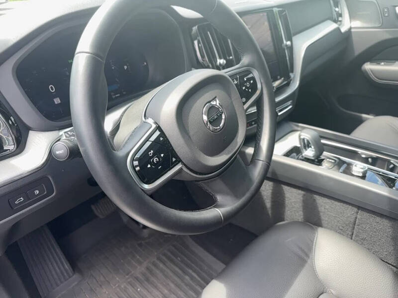 2025 Volvo XC60 T8 Plus Dark Theme