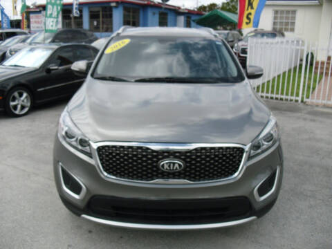 2016 Kia Sorento for sale at SUPERAUTO AUTO SALES INC in Hialeah FL