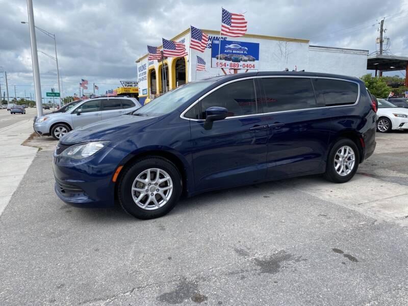 2017 Chrysler Pacifica for sale at INTERNATIONAL AUTO BROKERS INC in Hollywood FL