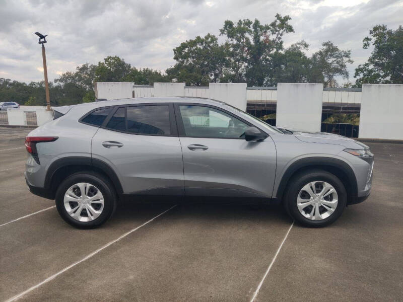 2025 Chevrolet Trax LS