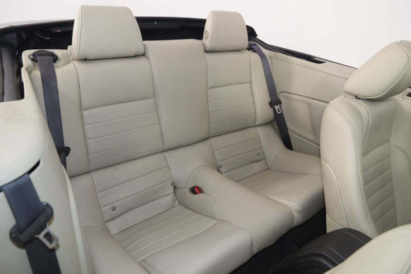 2011 Ford Mustang V6 Premium