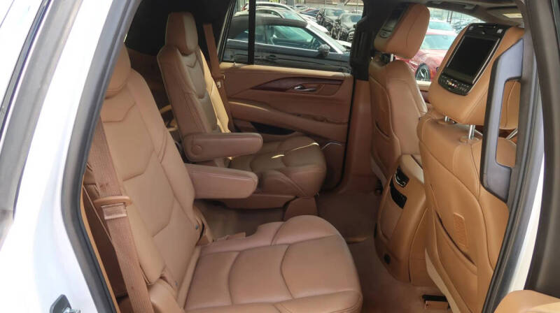 2017 Cadillac Escalade Platinum