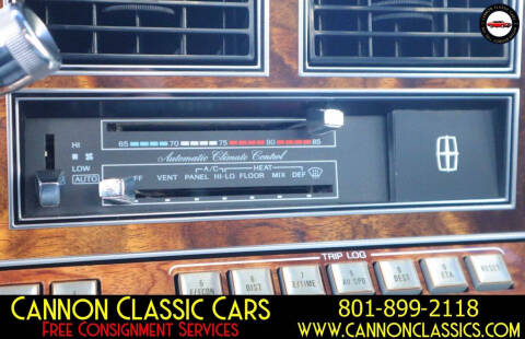 1984 Lincoln Town Car Signature