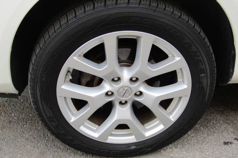 2013 Nissan Rogue SV w/SL Package