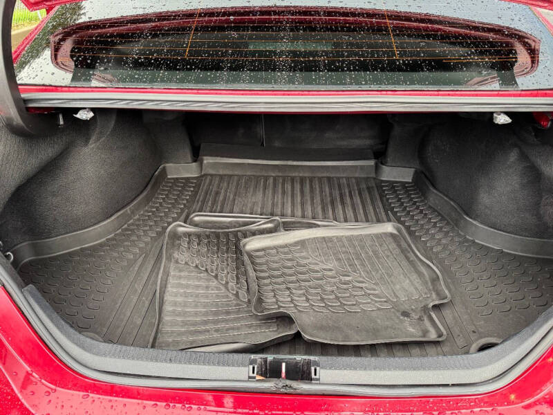 2020 Toyota Camry Hybrid LE