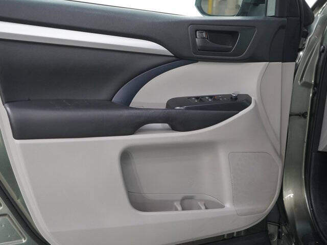 2017 Toyota Highlander LE Plus