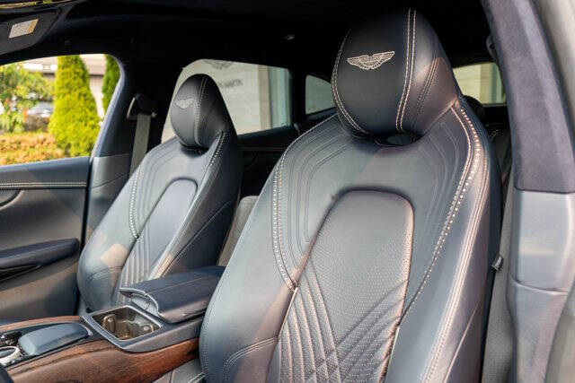 2021 Aston Martin DBX 18