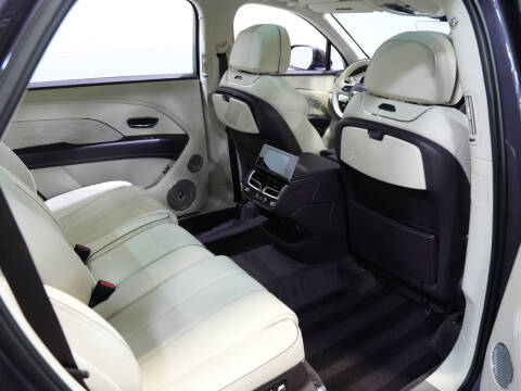 2023 Bentley Bentayga EWB