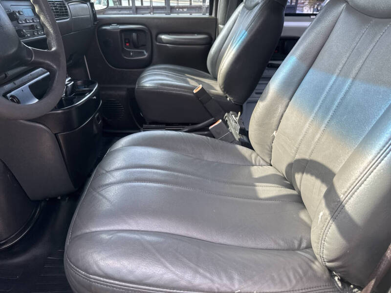 2002 Chevrolet Express 3500