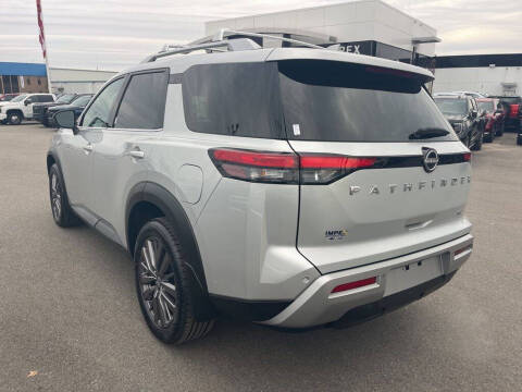 2023 Nissan Pathfinder SL