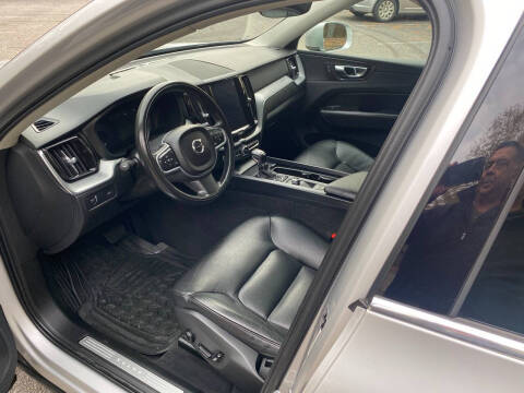 2018 Volvo XC60 T5 Momentum