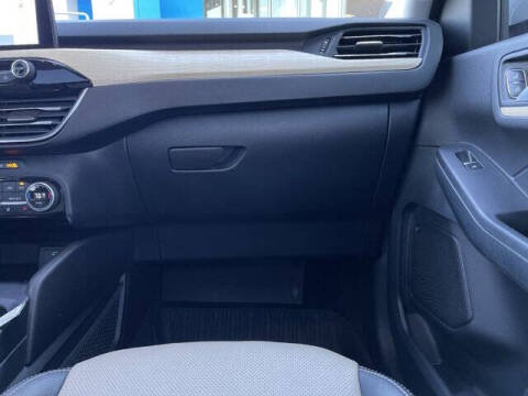 2021 Ford Escape Hybrid Titanium