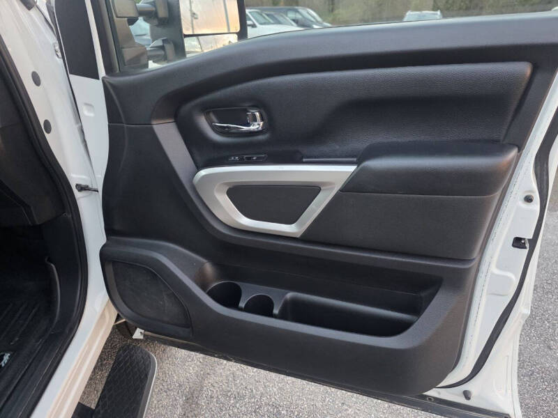 2018 Nissan Titan XD SV