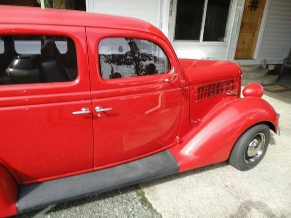 1936 Ford Deluxe