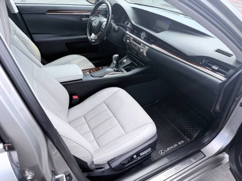 2017 Lexus ES 350