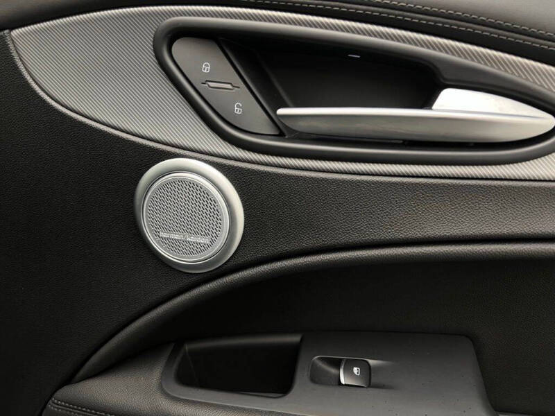 2022 Alfa Romeo Stelvio Veloce