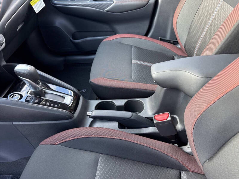 2025 Nissan Versa SR