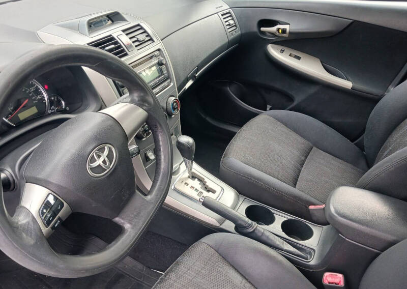 2012 Toyota Corolla S photo 9