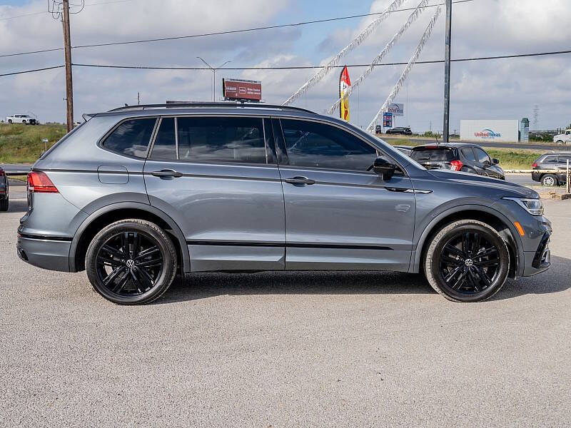 2022 Volkswagen Tiguan SE R-Line Black