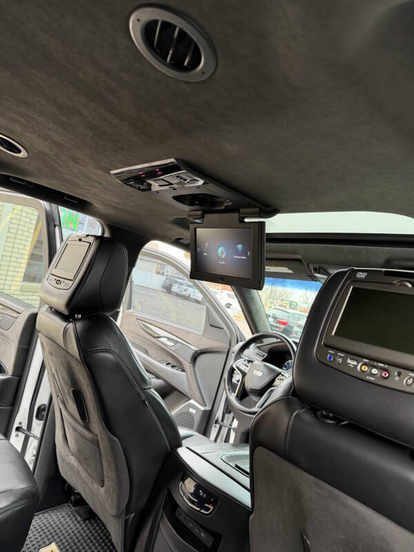 2017 Cadillac Escalade Platinum