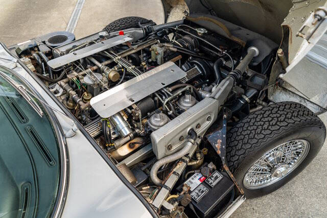 1974 Jaguar E-Type 36
