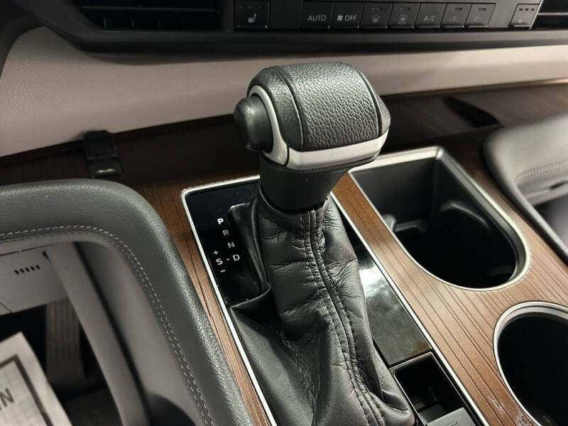 2021 Toyota Sienna XLE 7-Passenger