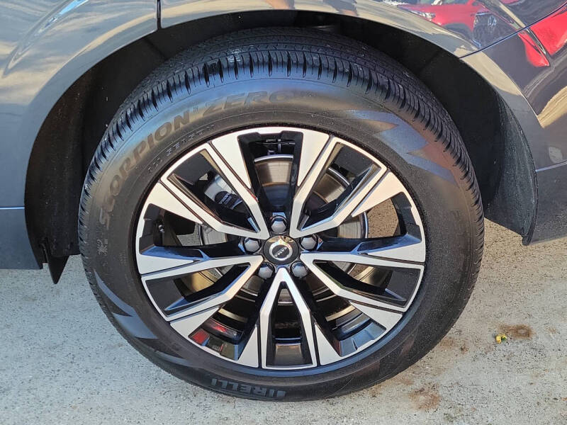 2023 Volvo XC60 B5 Plus Bright Theme