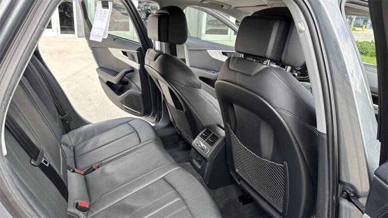 2017 Audi A4 2.0T quattro Prestige