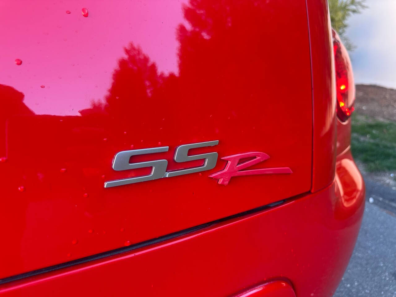 2004 Chevrolet SSR 24