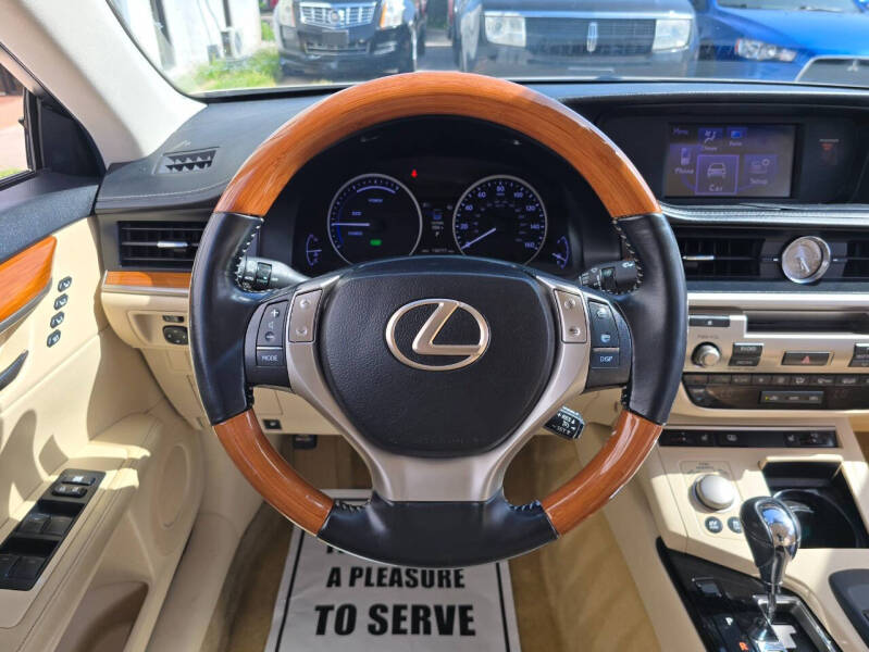 2013 Lexus ES 300h