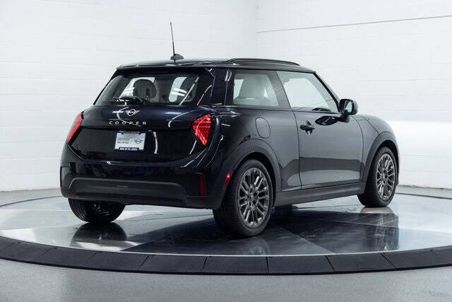 2025 MINI Hardtop 2 Door Cooper Signature Trim