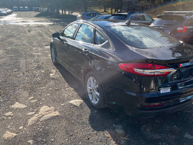 2020 Ford Fusion SE photo 6